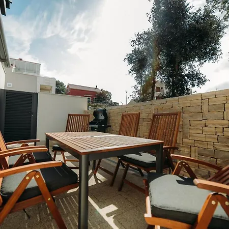 Eveline Apartment Petrcane