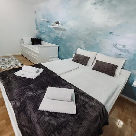 Eveline Apartment