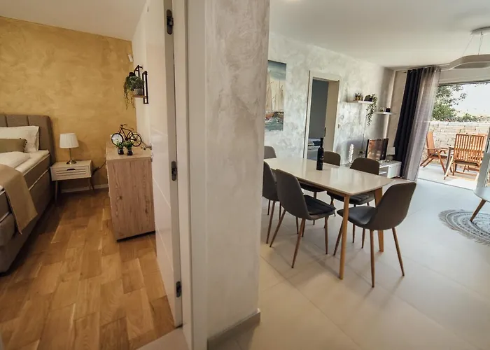 Eveline Петрчане