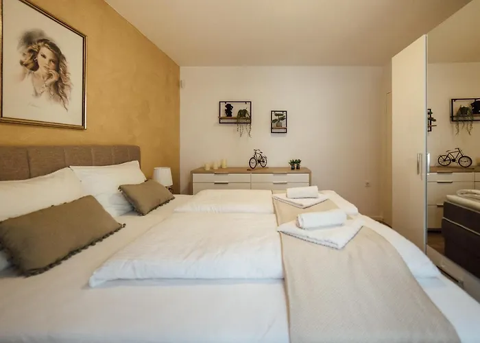 Eveline Апартаменты *